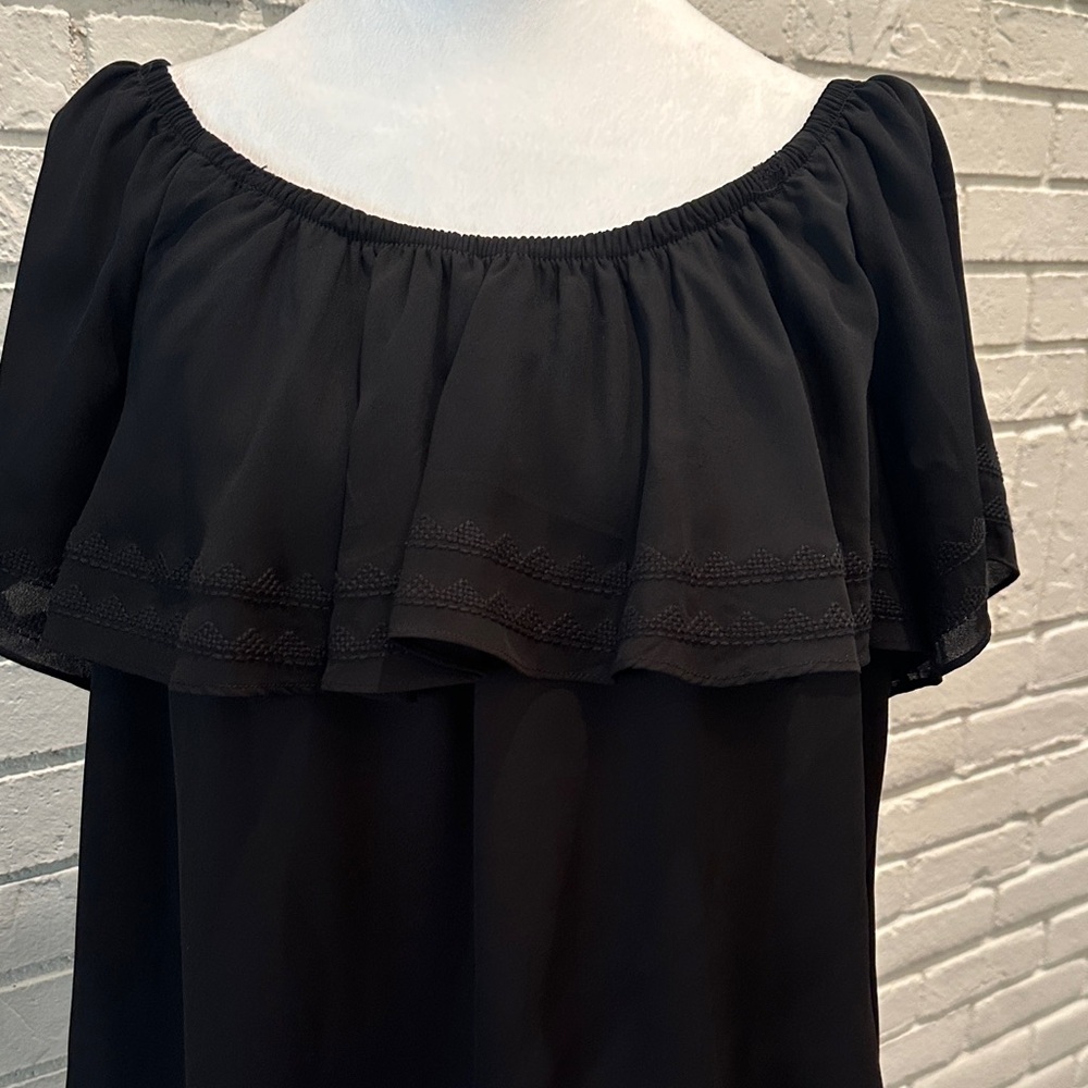 Source Unknown Black Ruffle Blouse - Picture 8 of 8